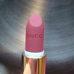 Gucci lipstick matte Louisa red 506